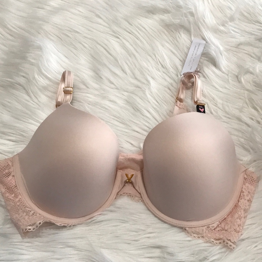 Victoria’s Secret Bra in Soft Pink